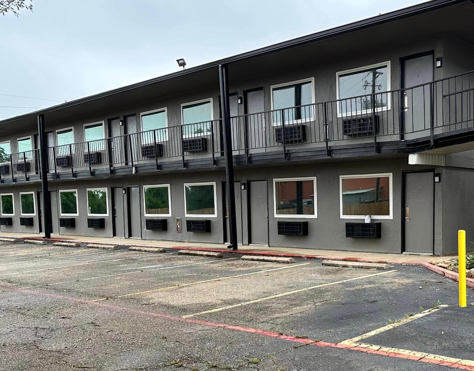 Studio City Suites, A Travelodge By Wyndham Texarkana Extérieur photo